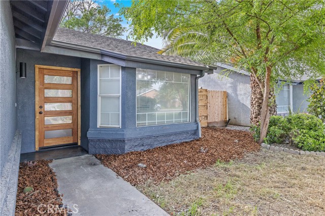 1967 N Ventura Avenue, Farmersville CA: https://media.crmls.org/medias/cc0c0ce1-1401-4924-a440-c9ba6fa3ca77.jpg