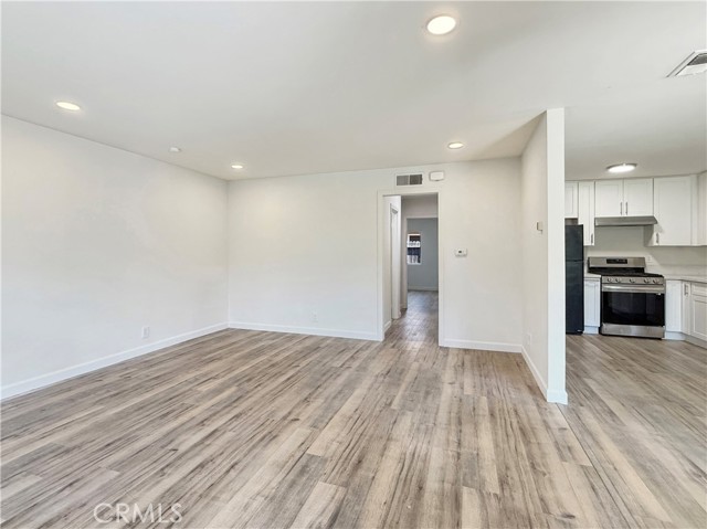 Detail Gallery Image 3 of 12 For 3124 Topaz Ln #B,  Fullerton,  CA 92831 - 2 Beds | 1 Baths