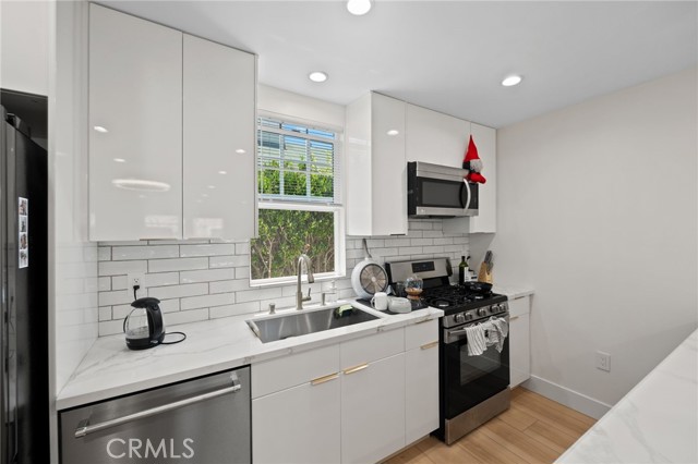 Detail Gallery Image 14 of 29 For 8313 Kittyhawk Ave, Los Angeles,  CA 90045 - – Beds | – Baths