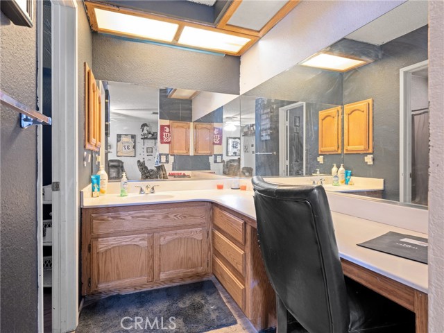 JR suite