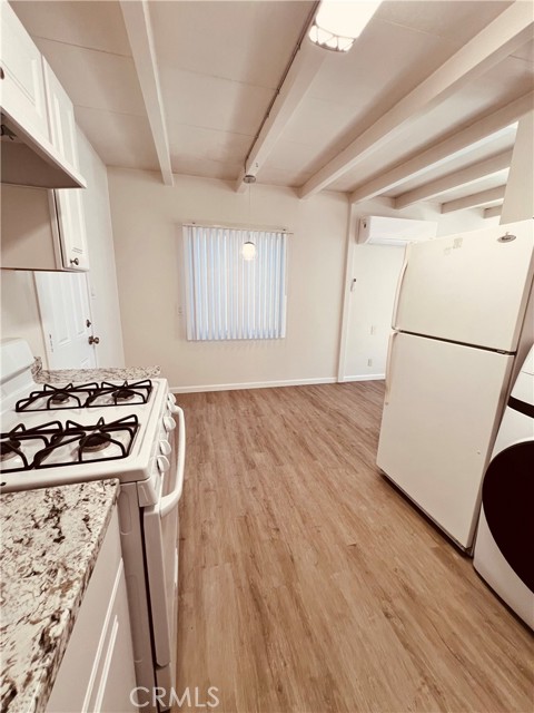 Detail Gallery Image 13 of 19 For 635 1/2 Plam Dr, Glendale,  CA 91202 - 2 Beds | 1 Baths