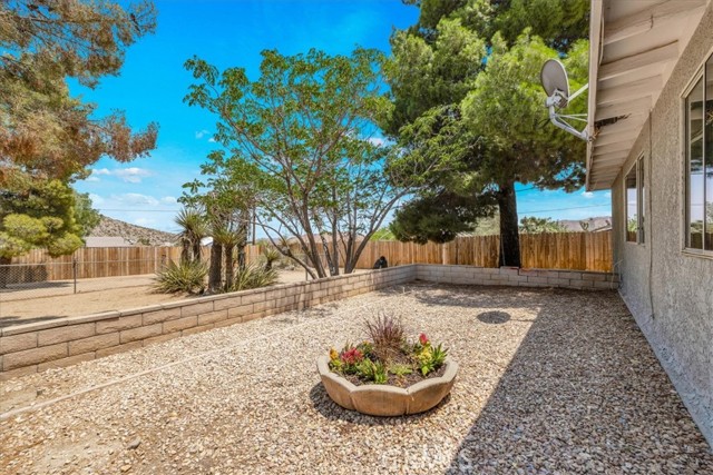 Detail Gallery Image 45 of 57 For 57856 El Dorado Dr, Yucca Valley,  CA 92284 - 3 Beds | 3 Baths
