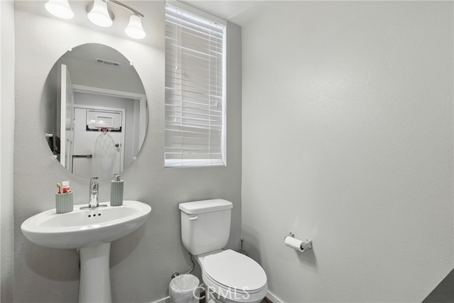 13238 Klein Court, Sylmar CA: https://media.crmls.org/medias/cc0e845a-2a0e-4f7d-9cff-a89d86765ee4.jpg