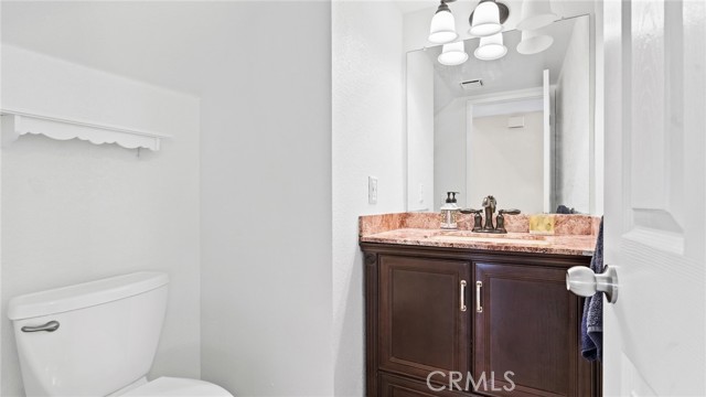 Detail Gallery Image 32 of 56 For 19765 Azure Field Dr, Newhall,  CA 91321 - 3 Beds | 2/1 Baths
