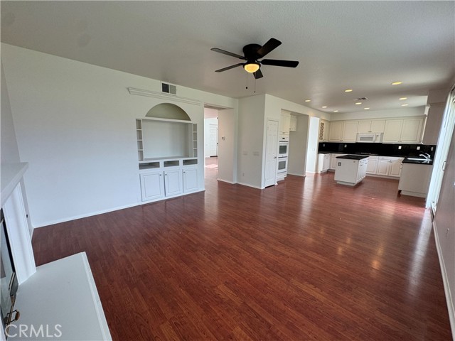 Detail Gallery Image 12 of 57 For 22219 Trinity Pl, Saugus,  CA 91390 - 5 Beds | 3 Baths