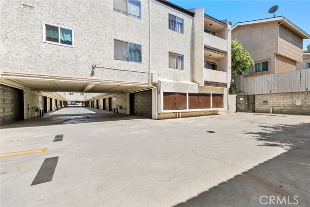 8801 Cedros Avenue, Panorama City CA: https://media.crmls.org/medias/cc10544f-1b9a-4dcc-80eb-752ebd471837.jpg