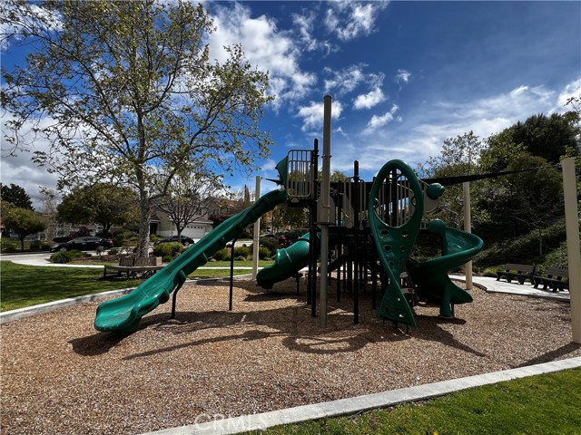 Detail Gallery Image 58 of 60 For 26662 Isabella Pkwy, Canyon Country,  CA 91351 - 4 Beds | 2/1 Baths