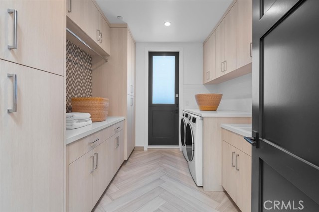 Detail Gallery Image 45 of 75 For 676 18th St, Manhattan Beach,  CA 90266 - 6 Beds | 6/2 Baths