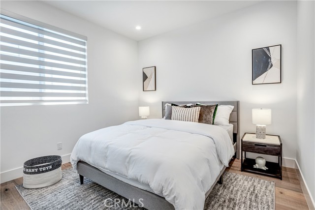 Detail Gallery Image 27 of 46 For 1569 Hi Point St, Los Angeles,  CA 90035 - 3 Beds | 3/1 Baths