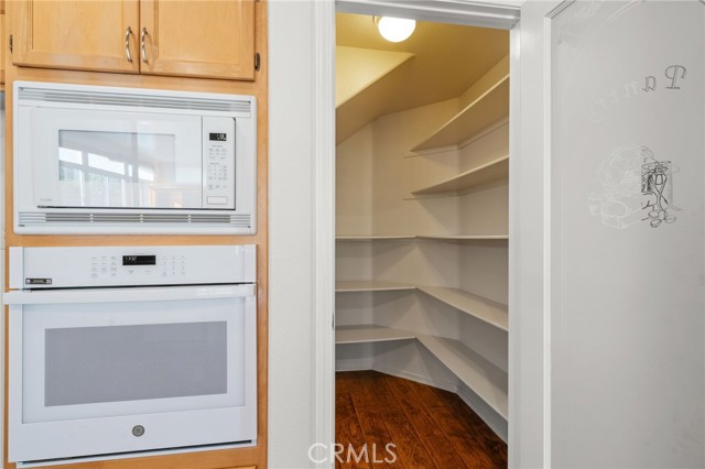 Detail Gallery Image 13 of 57 For 1276 Roberta Ct, Simi Valley,  CA 93065 - 4 Beds | 3 Baths