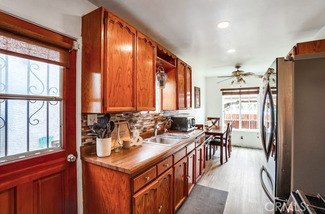 Detail Gallery Image 18 of 38 For 115 N Magnolia Court, Compton,  CA 90220 - 4 Beds | 2 Baths