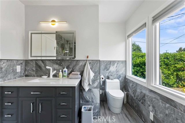 Detail Gallery Image 15 of 26 For 5910 W 77th Pl, Los Angeles,  CA 90045 - 4 Beds | 2 Baths