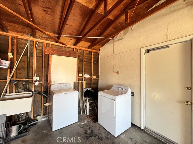 1598 W Wesley Place, Hemet CA: https://media.crmls.org/medias/cc11c12c-60cf-4bfb-bae2-8727766a25c1.jpg
