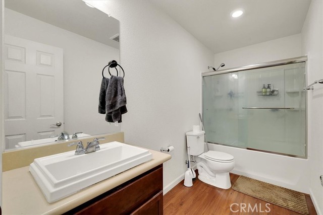 Detail Gallery Image 18 of 31 For 9925 Del Surf Ln, Elk Grove,  CA 95757 - 3 Beds | 3 Baths