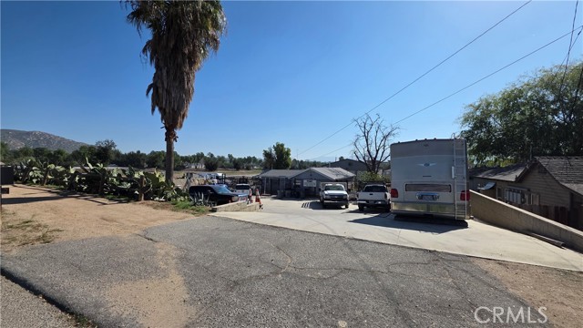 Detail Gallery Image 3 of 35 For 1642 Fourth St, Norco,  CA 92860 - 3 Beds | 2 Baths