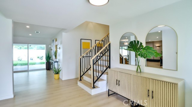 2737 Lorenzo Avenue, Costa Mesa CA: https://media.crmls.org/medias/cc139492-46bc-4b47-8b81-8766dae03404.jpg