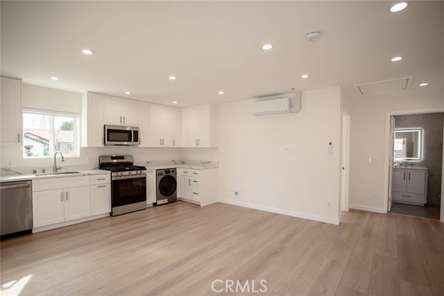 Detail Gallery Image 14 of 29 For 16327 Kalisher St, Granada Hills,  CA 91344 - 1 Beds | 1 Baths