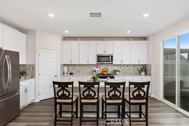 Detail Gallery Image 15 of 63 For 28427 Farm Creek Way, Valley Center,  CA 92082 - 4 Beds | 3 Baths