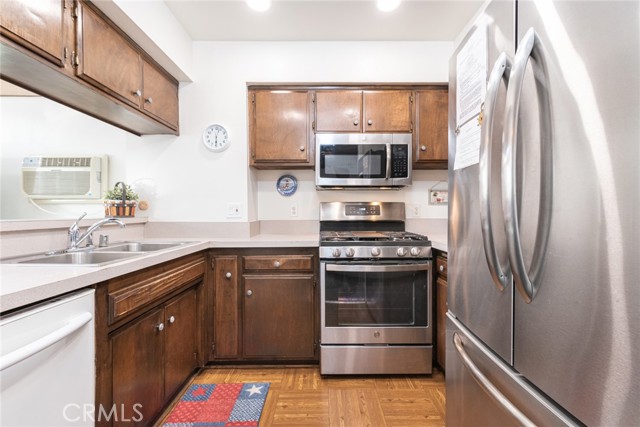 Detail Gallery Image 10 of 38 For 112 31st a,  Newport Beach,  CA 92663 - 3 Beds | 2 Baths