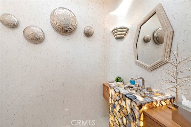 Detail Gallery Image 23 of 71 For 594 Cliff Dr, Laguna Beach,  CA 92651 - 4 Beds | 3 Baths