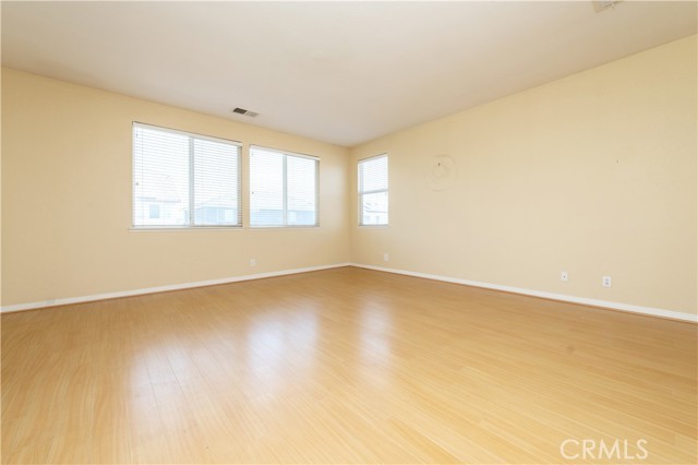10324 BOLD RED Drive, Rancho Cucamonga CA: https://media.crmls.org/medias/cc1680ff-3046-4089-8912-ecf8923e9887.jpg