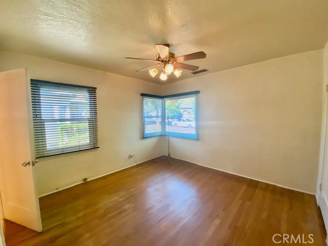 Detail Gallery Image 9 of 14 For 8 W 25th St, Merced,  CA 95340 - 2 Beds | 1 Baths