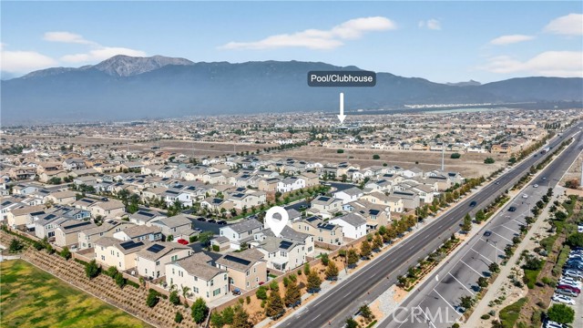 16765 Stags Leap Lane, Fontana CA: https://media.crmls.org/medias/cc17ba4a-8fdb-45ae-b014-f2a0fc3b0cba.jpg