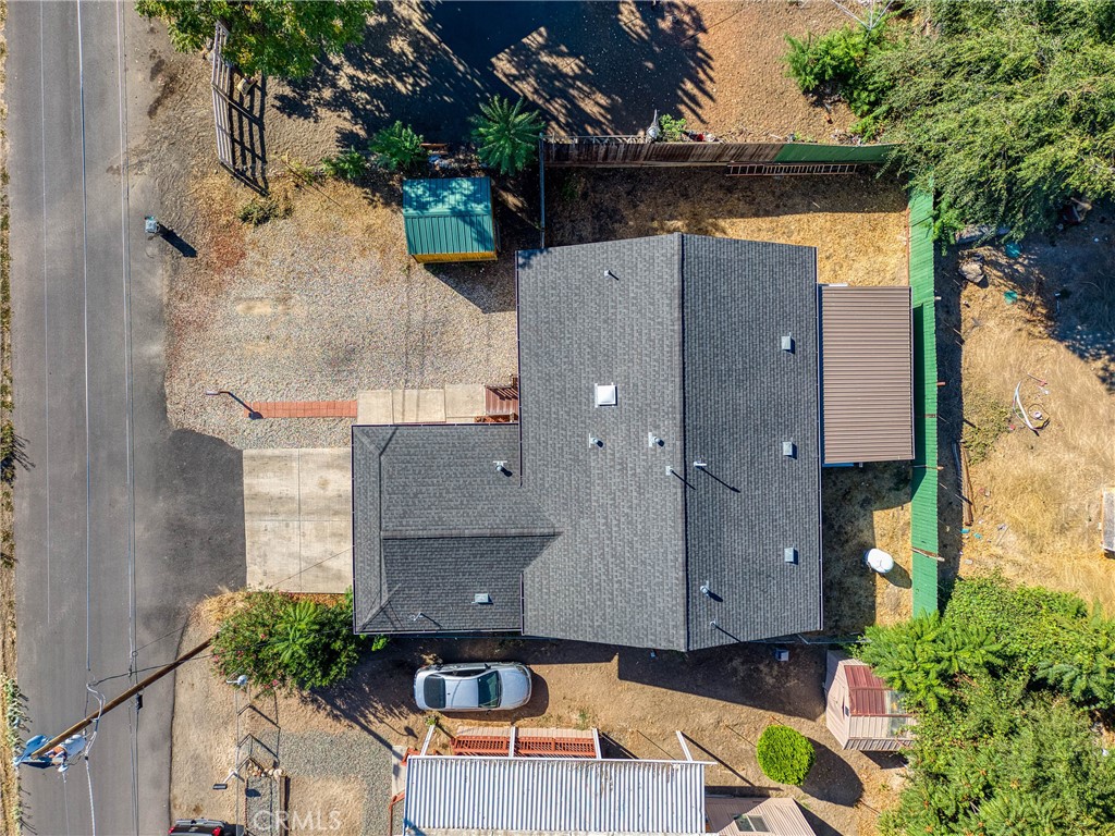 https://media.crmls.org/medias/cc17bcc9-7ab9-4f39-bb7c-3bcc2659a8ac.jpg?preset=X-Large