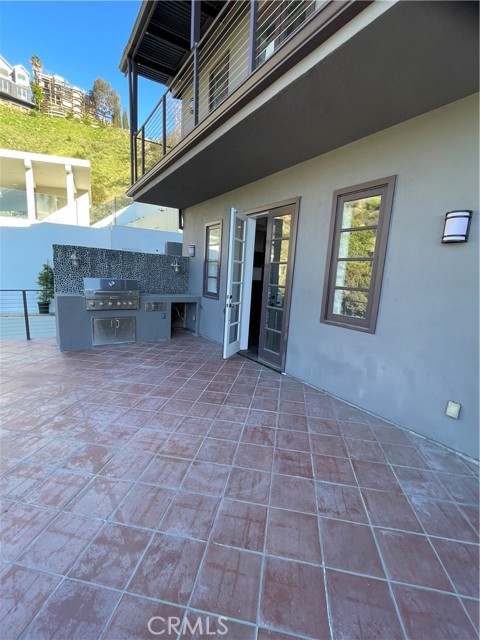 Detail Gallery Image 10 of 17 For 8655 Hillside, Los Angeles,  CA 90069 - 4 Beds | 4 Baths