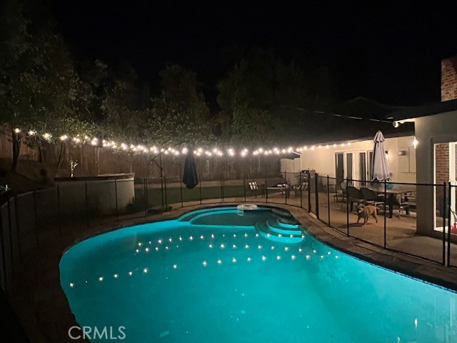 https://media.crmls.org/medias/cc18108a-534e-4c02-b58c-936e694ca719.jpg?preset=X-Large