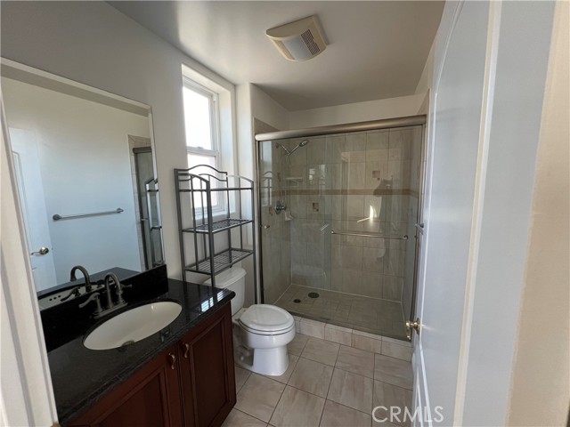 Detail Gallery Image 8 of 12 For 630 E Olive Ave #301,  Burbank,  CA 91501 - 2 Beds | 2 Baths