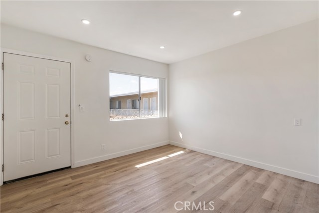 475 E Foothill Boulevard, Pomona CA: https://media.crmls.org/medias/cc1950be-f561-4d6b-b4e6-1e1d1a7c3ee6.jpg