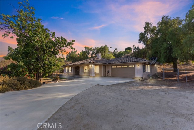 14511 Pine Court, Riverside CA: https://media.crmls.org/medias/cc196d16-cd74-4e4b-bfed-ae9c84e60435.jpg