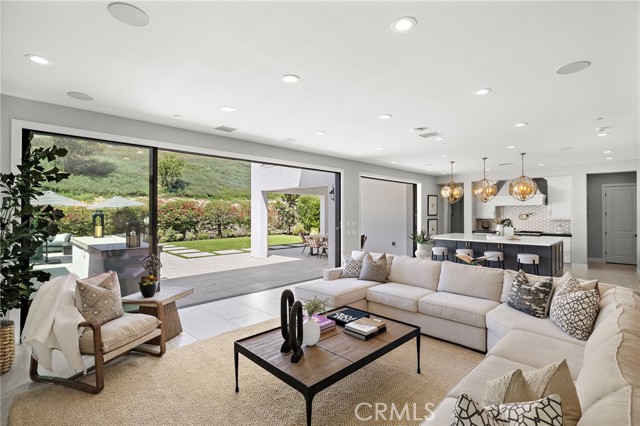 Detail Gallery Image 2 of 54 For 93 Interstellar, Irvine,  CA 92618 - 6 Beds | 6/1 Baths