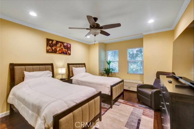 Detail Gallery Image 9 of 12 For 523 Fischer St, Glendale,  CA 91205 - 2 Beds | 3 Baths