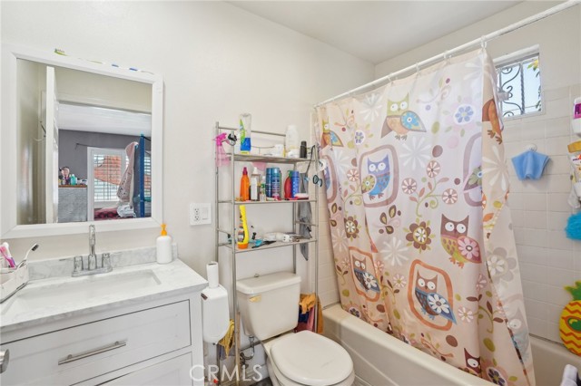 Detail Gallery Image 16 of 20 For 3336 Cherokee Ave, South Gate,  CA 90280 - 4 Beds | 2 Baths