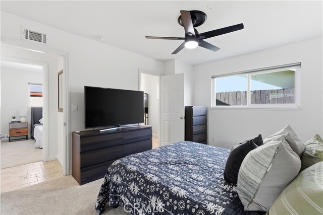 Detail Gallery Image 21 of 39 For 17441 Jefferson Ln, Huntington Beach,  CA 92647 - 3 Beds | 2 Baths