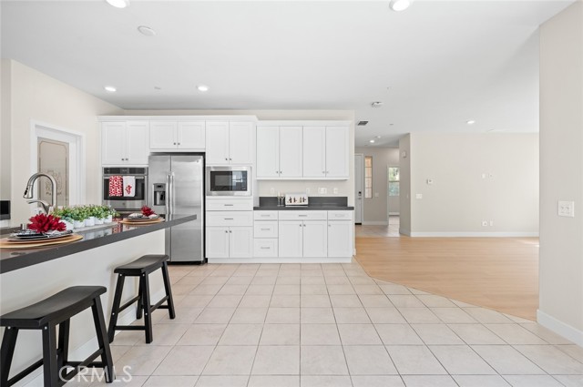 Detail Gallery Image 14 of 53 For 15 Greensboro Ct, Pomona,  CA 91766 - 5 Beds | 4 Baths