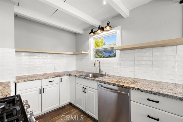 Detail Gallery Image 7 of 21 For 226 Chiquita #UPPER,  Laguna Beach,  CA 92651 - 1 Beds | 1 Baths