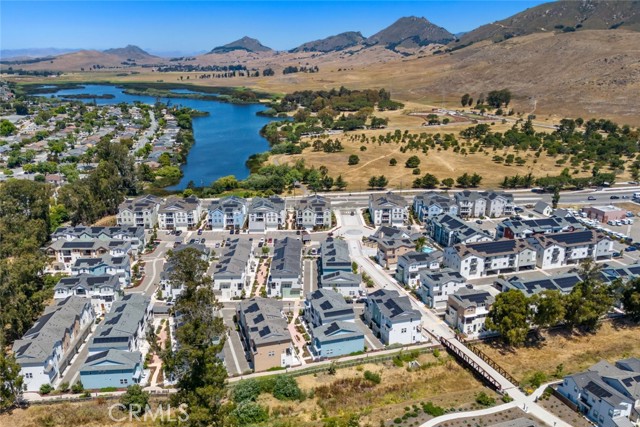 905 Madonna Road, San Luis Obispo CA: https://media.crmls.org/medias/cc1aefd2-0c8e-44fb-9e9a-e0523ceffd7e.jpg