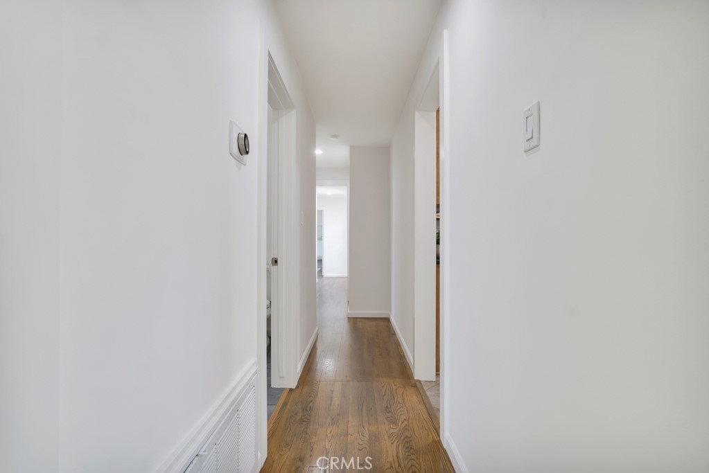 https://media.crmls.org/medias/cc1b645a-f9f2-4e22-9d8a-aaf530033835.jpg?preset=X-Large