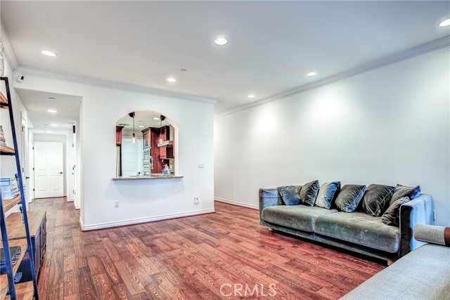 Detail Gallery Image 10 of 27 For 432 S Willaman Dr #104,  Los Angeles,  CA 90048 - 2 Beds | 2 Baths