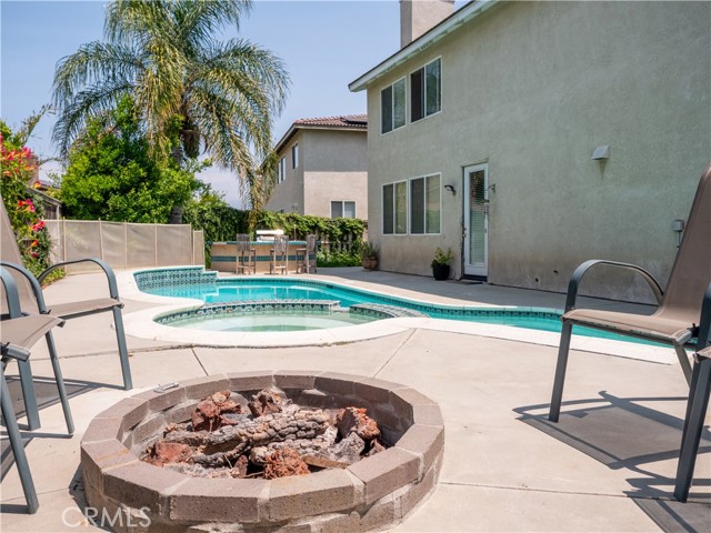 7351 Citrus Valley Avenue, Eastvale CA: https://media.crmls.org/medias/cc1ddc3d-6ae9-47e3-a967-8705e645e434.jpg