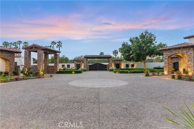 15931 Via De Santa Fe, Rancho Santa Fe CA: https://media.crmls.org/medias/cc1e09c3-f922-4111-a860-f890badc53b3.jpg