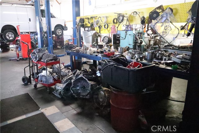 38950 30th E Street, Palmdale CA: https://media.crmls.org/medias/cc1e448d-8a7a-40ae-9147-e98016ed7385.jpg