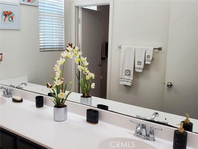 Detail Gallery Image 18 of 20 For 277 Bloomington Ave #212,  Rialto,  CA 92376 - 4 Beds | 2/1 Baths
