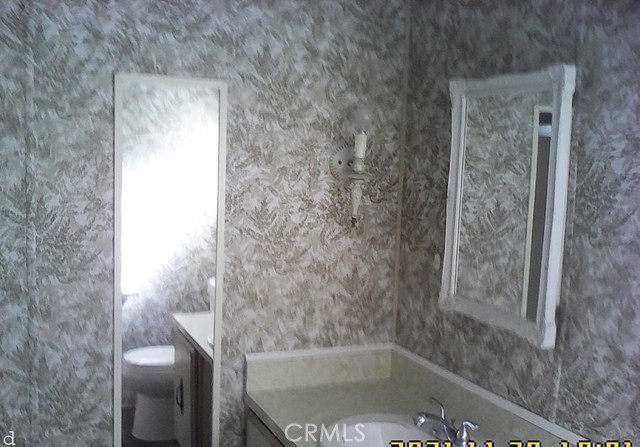 Detail Gallery Image 7 of 17 For 4841 Holly Ave, Long Beach,  CA 90805 - 2 Beds | 2 Baths