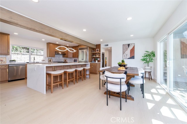 22733 Islamare, Lake Forest CA: https://media.crmls.org/medias/cc1e7c32-46fc-4c7e-982d-5b5d45ad3f37.jpg