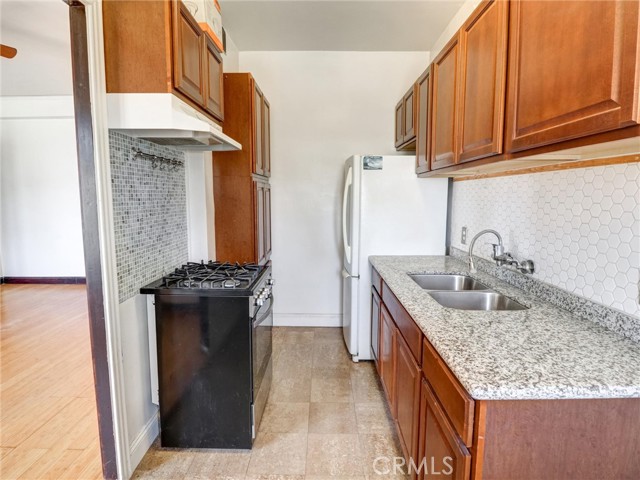 1030 East Ocean Boulevard, Long Beach CA: https://media.crmls.org/medias/cc1f05ac-1ccd-47aa-83b6-bca63c05ba9d.jpg