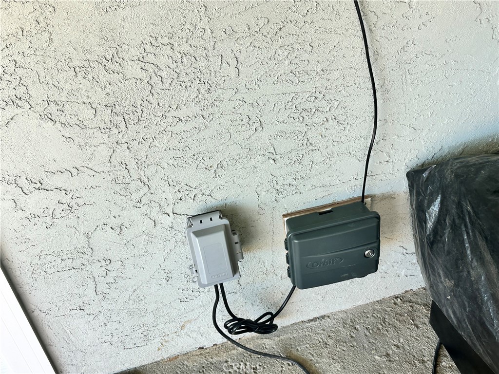 https://media.crmls.org/medias/cc1f1fc2-f4c9-401b-946c-a583a6cf2155.jpg?preset=X-Large